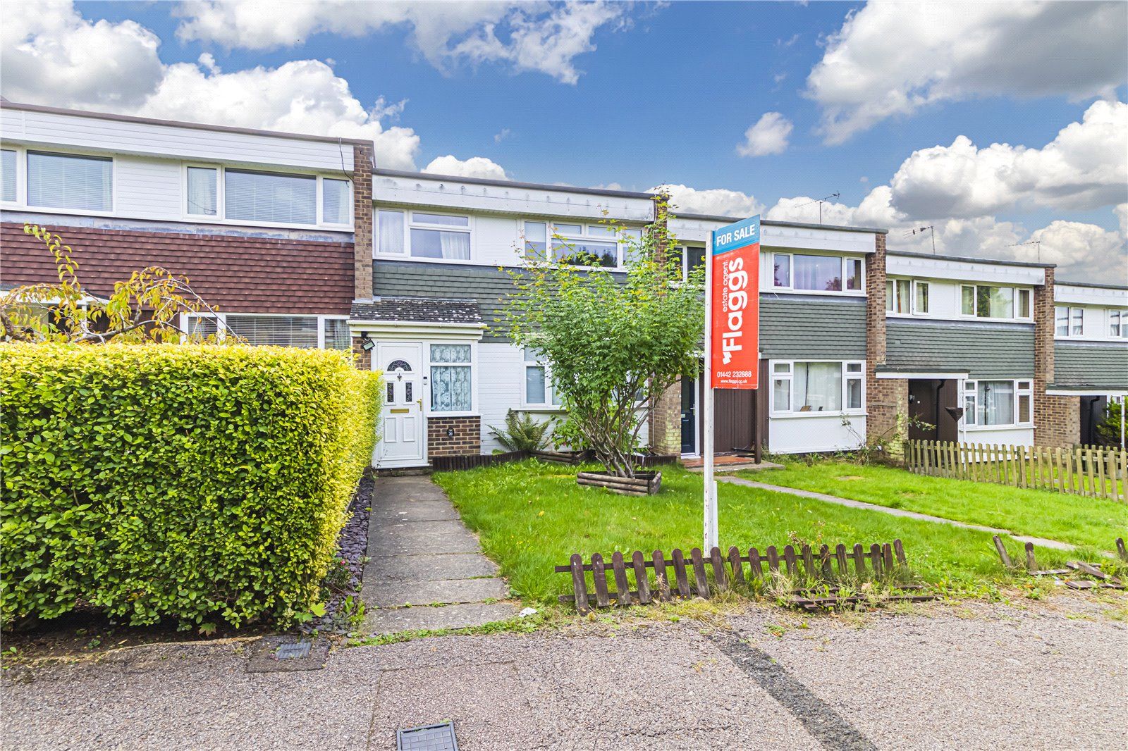 3 bed terraced house for sale in Nidderdale, Highfield, Hemel Hempstead