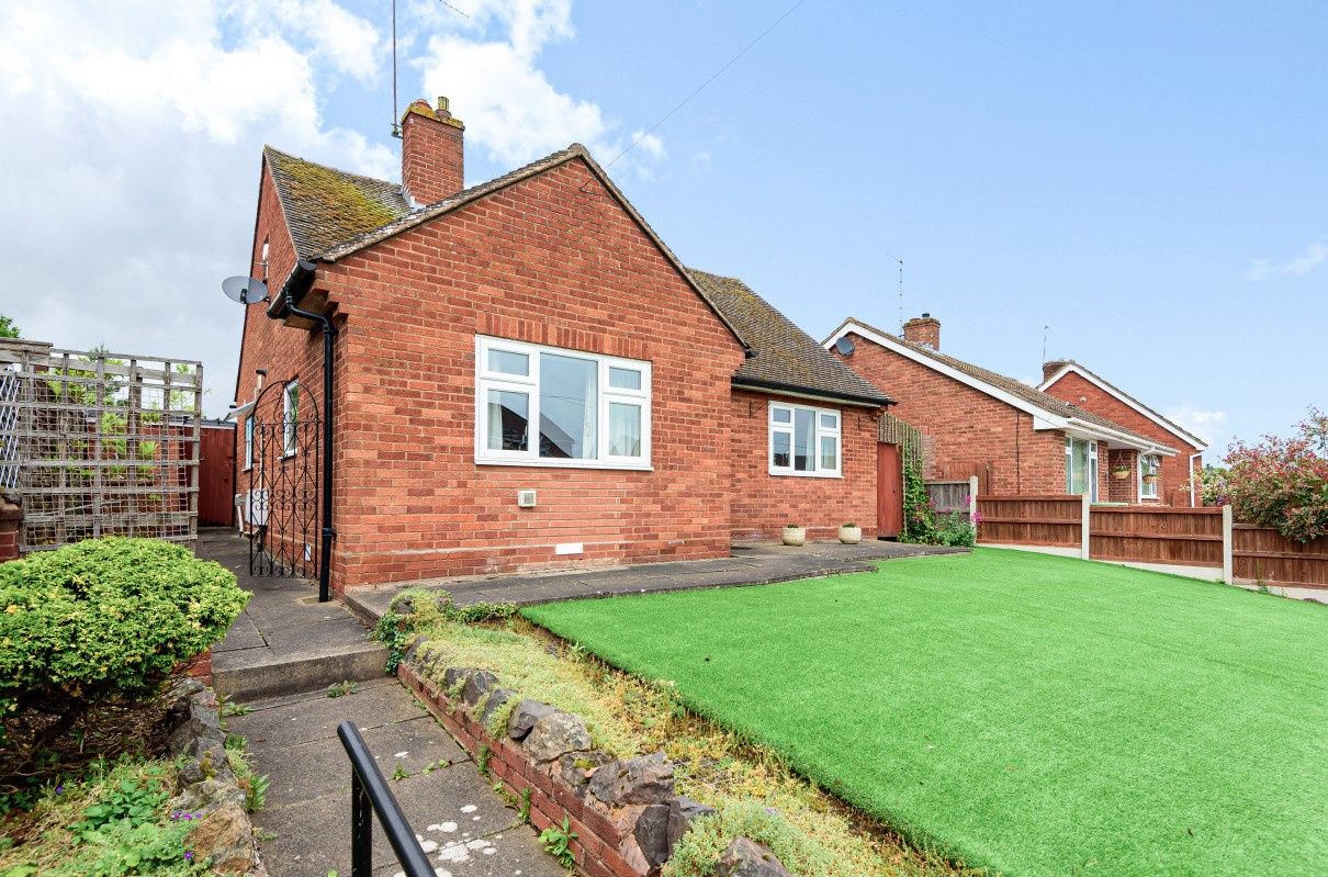 2 bed detached bungalow for sale in Bromwich Lane, Worcester WR2 Zoopla