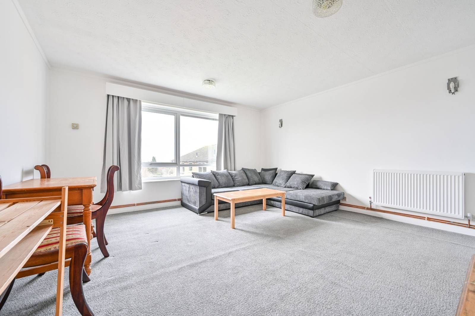 2 bed flat to rent in Wilderness Road, Onslow Village, Guildford GU2 Zoopla