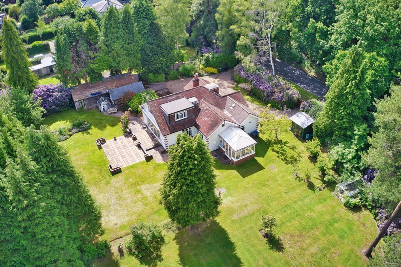 3 bed detached house for sale in Stonehill Road, Ottershaw, Chertsey