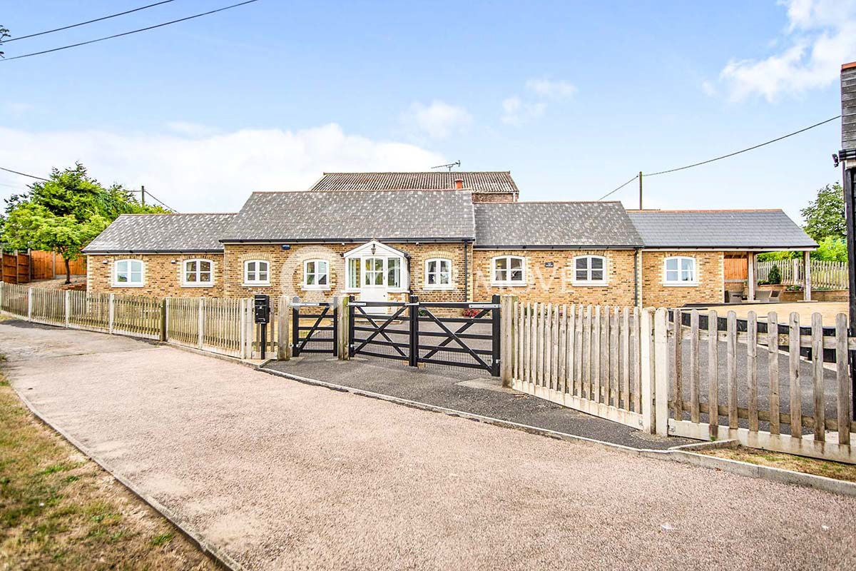 3 bed bungalow for sale in Noke Street, Wainscott, Rochester, Kent ME3