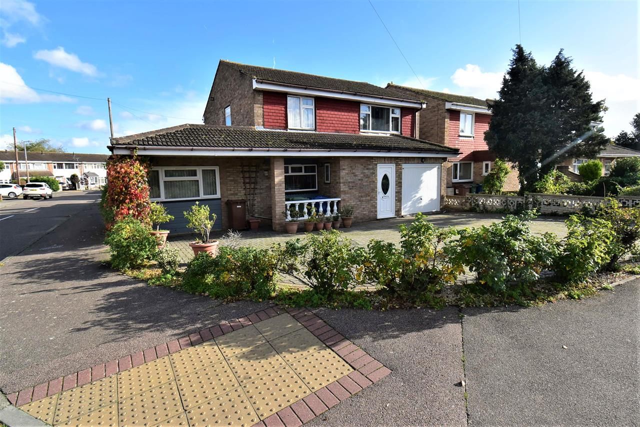 4 bed detached house for sale in Coronation Avenue, East Tilbury