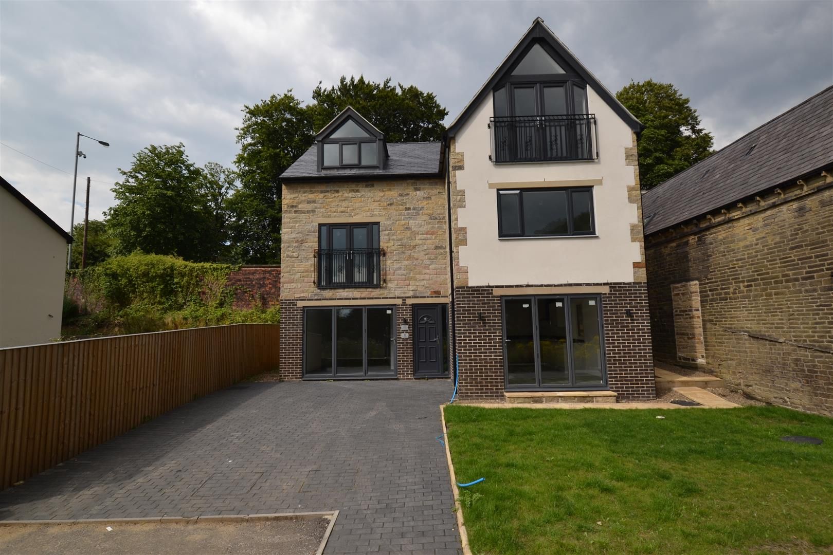 6 bed detached house for sale in Lady Royd Gardens, Bradford BD9 Zoopla