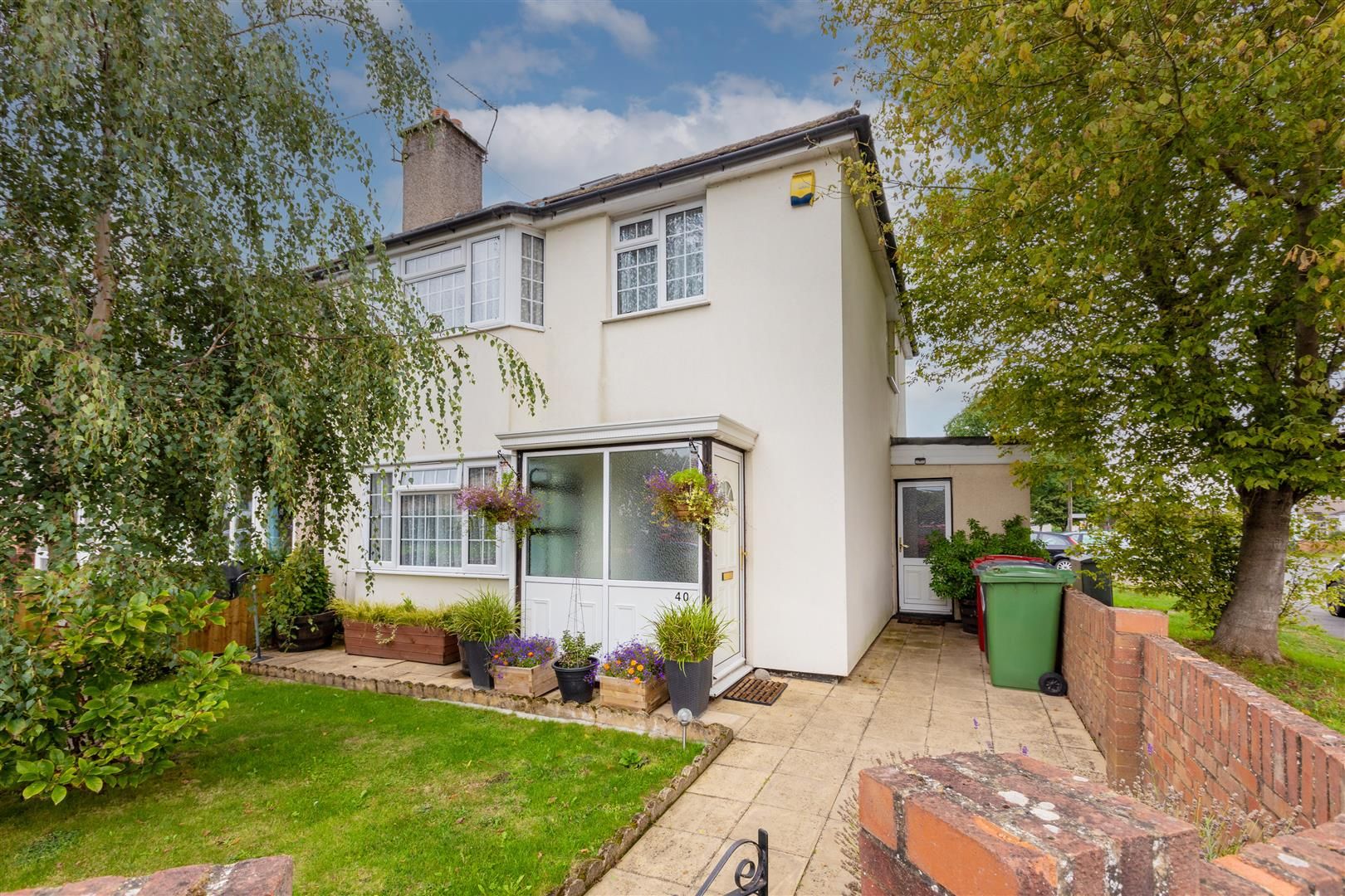 3 bed semidetached house for sale in Oldway Lane, Cippenham, Slough