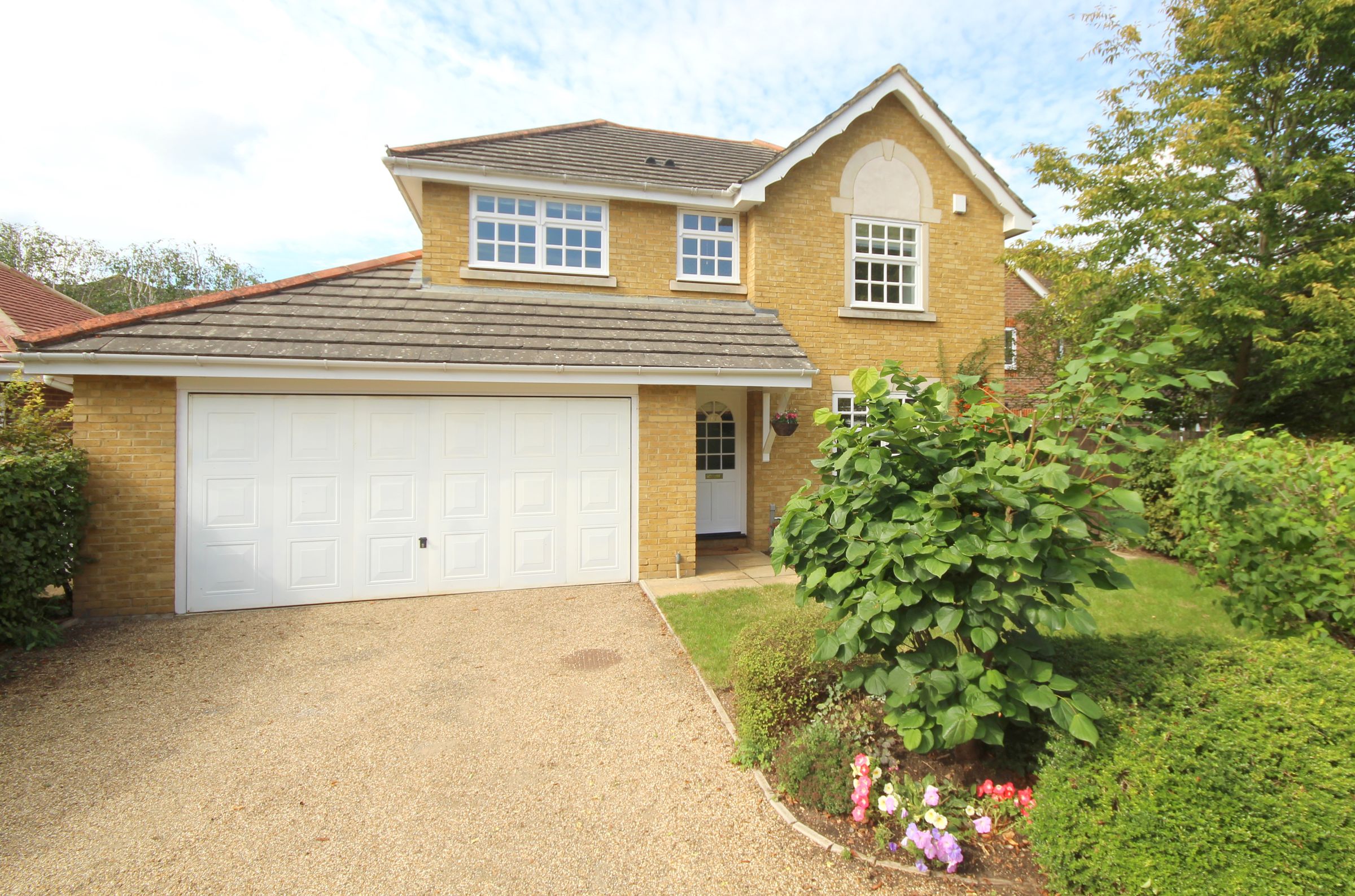 4 bed detached house for sale in Manor Park, Staines TW18 Zoopla