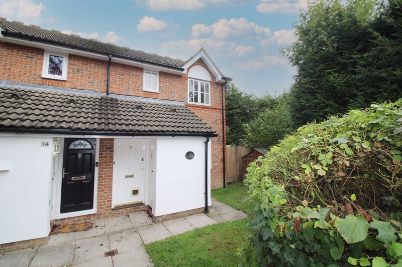1 bed to rent in Goddard Close, Maidenbower, Crawley RH10