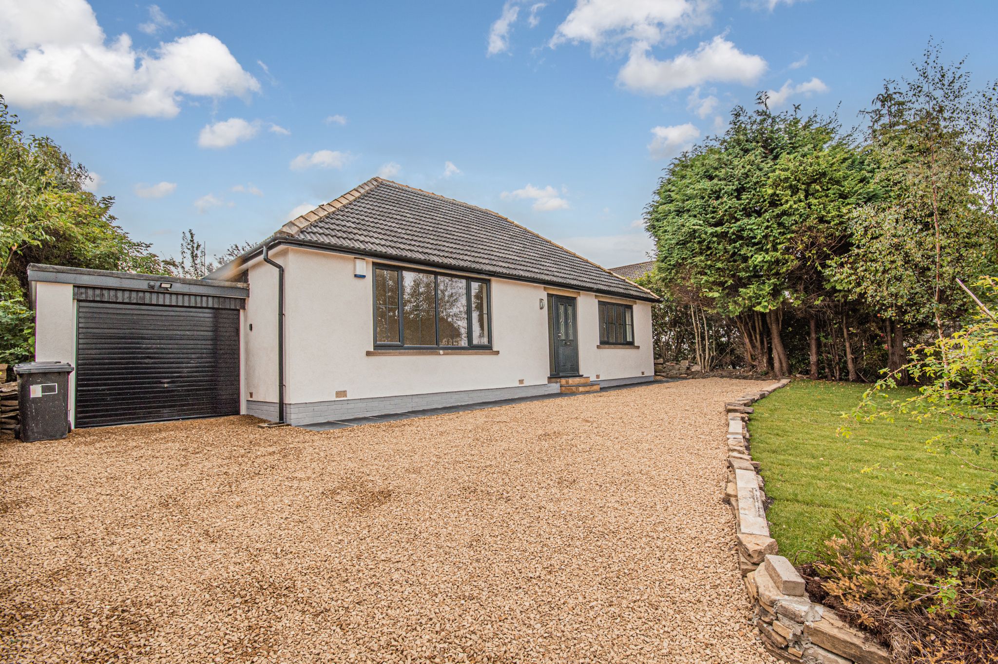 4 bed detached bungalow for sale in Ashes Lane, Almondbury