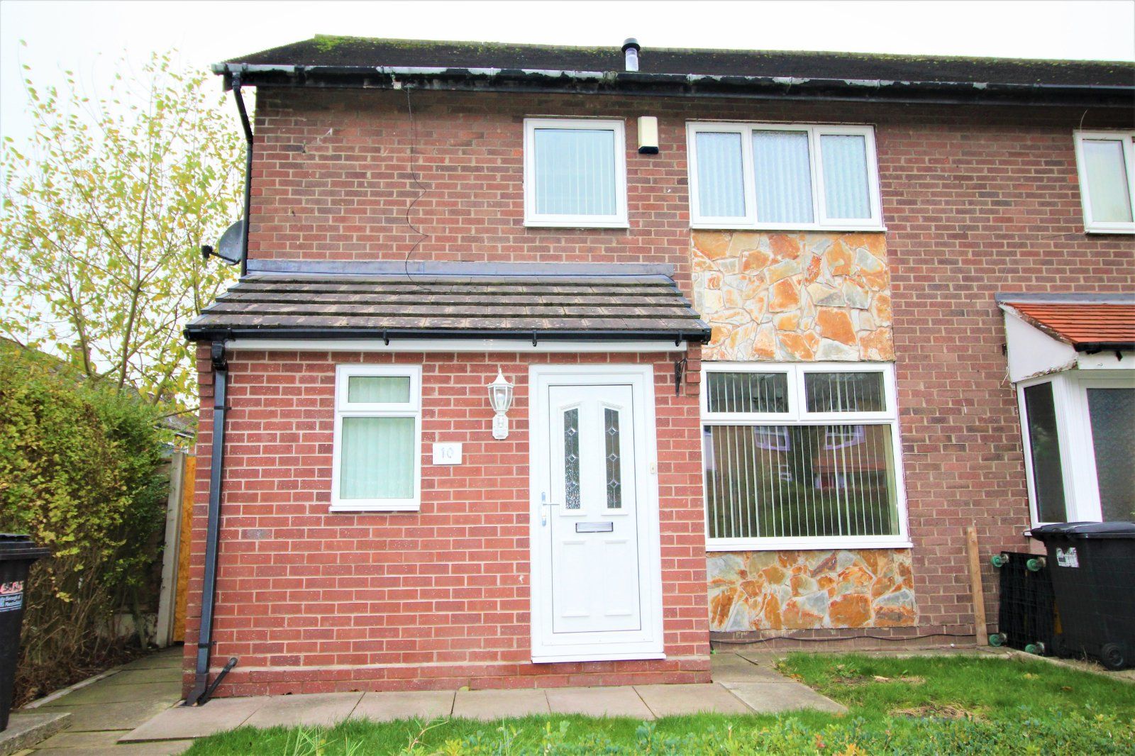 3 bed semidetached house to rent in Knowle Park, Handforth, Wilmslow