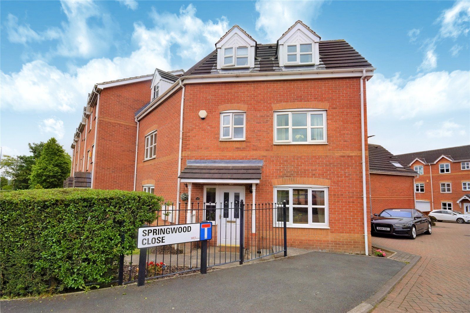 4 bed town house for sale in Gascoigne Road, Thorpe, Wakefield, West