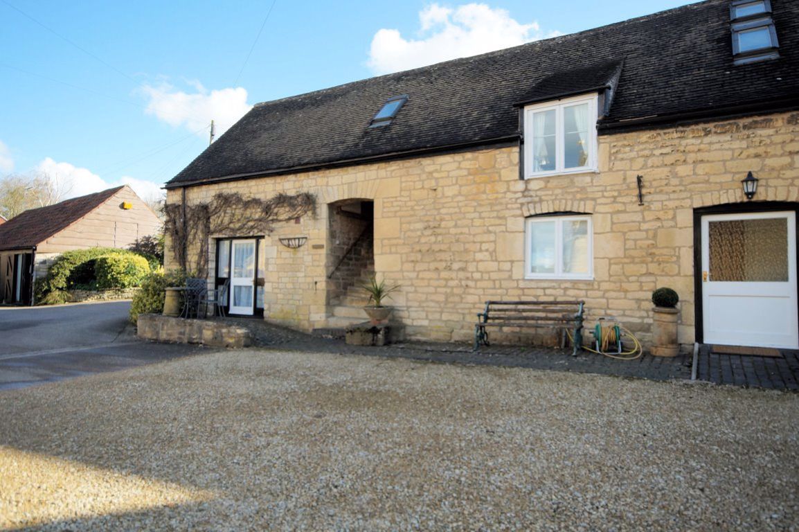 2 bed flat to rent in Mill Lane, Prestbury, Cheltenham GL52 Zoopla