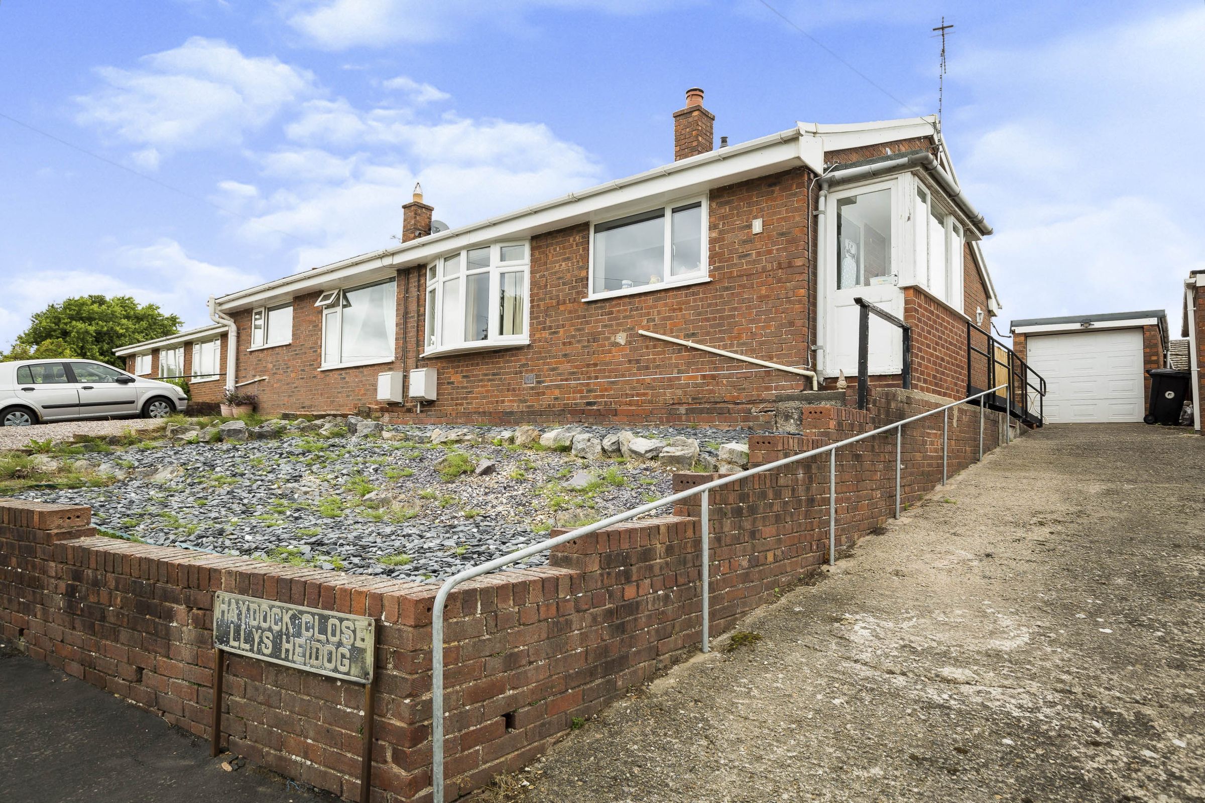 2 bed semidetached bungalow for sale in Haydock Close, Mold CH7 Zoopla