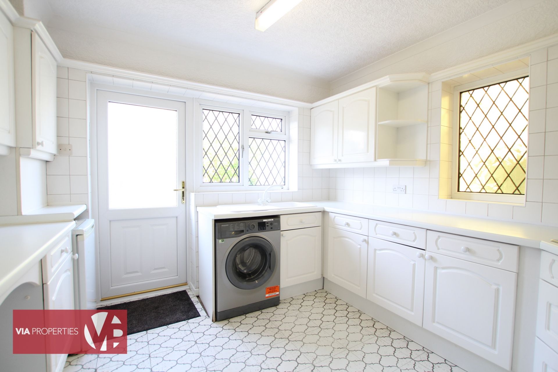 3 bed detached house to rent in College Road, Hoddesdon EN11 Zoopla