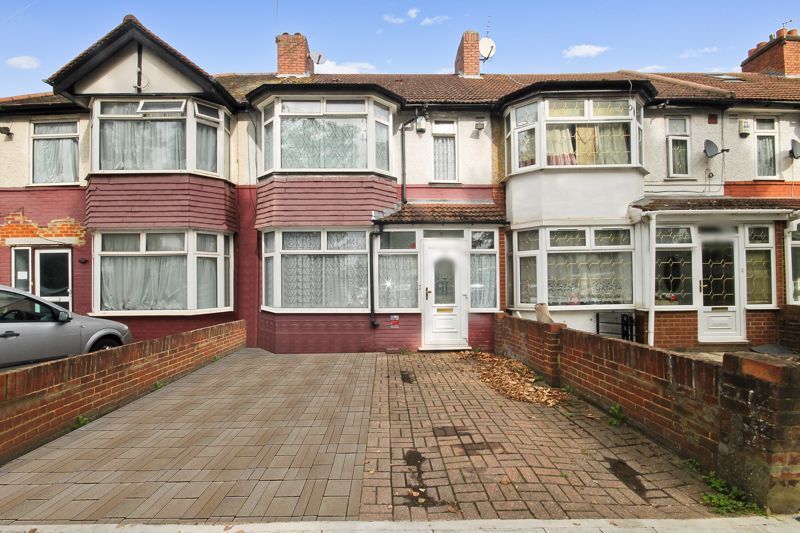 3 bed terraced house for sale in Park Avenue, Southall UB1 Zoopla