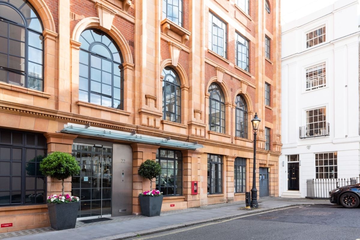 3 bed flat to rent in Trevor Square, London SW7 Zoopla