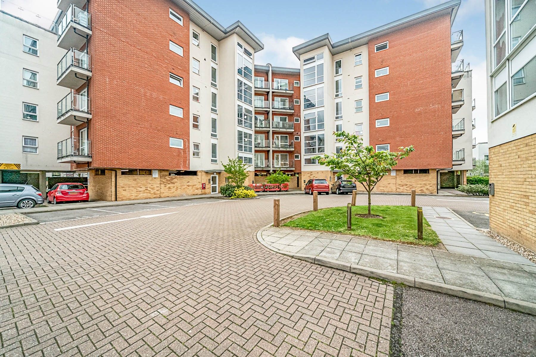 2 bed flat for sale in Clarkson Court, Hatfield AL10 Zoopla
