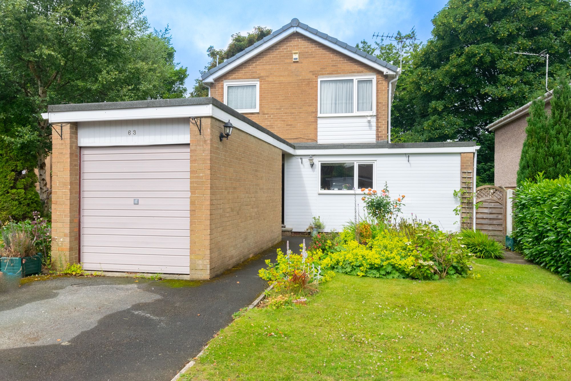 3 bed detached house for sale in Holt Park Crescent, Leeds LS16 Zoopla