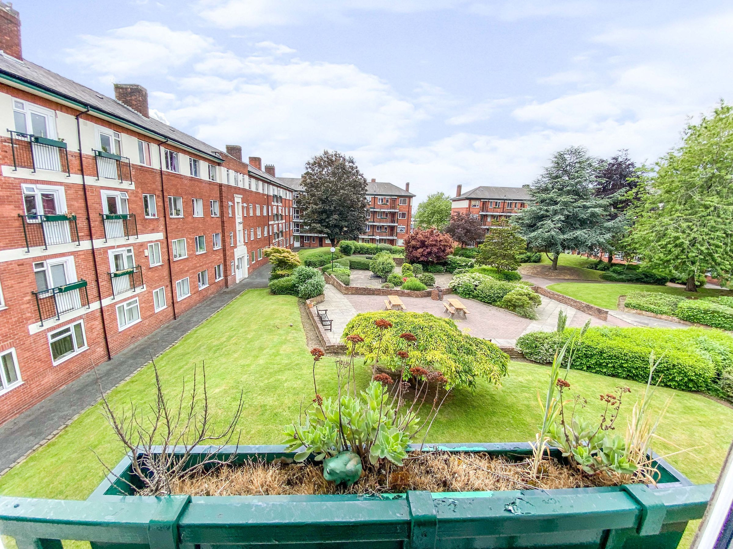 2 bed flat for sale in Eccles New Road, Salford M5 Zoopla