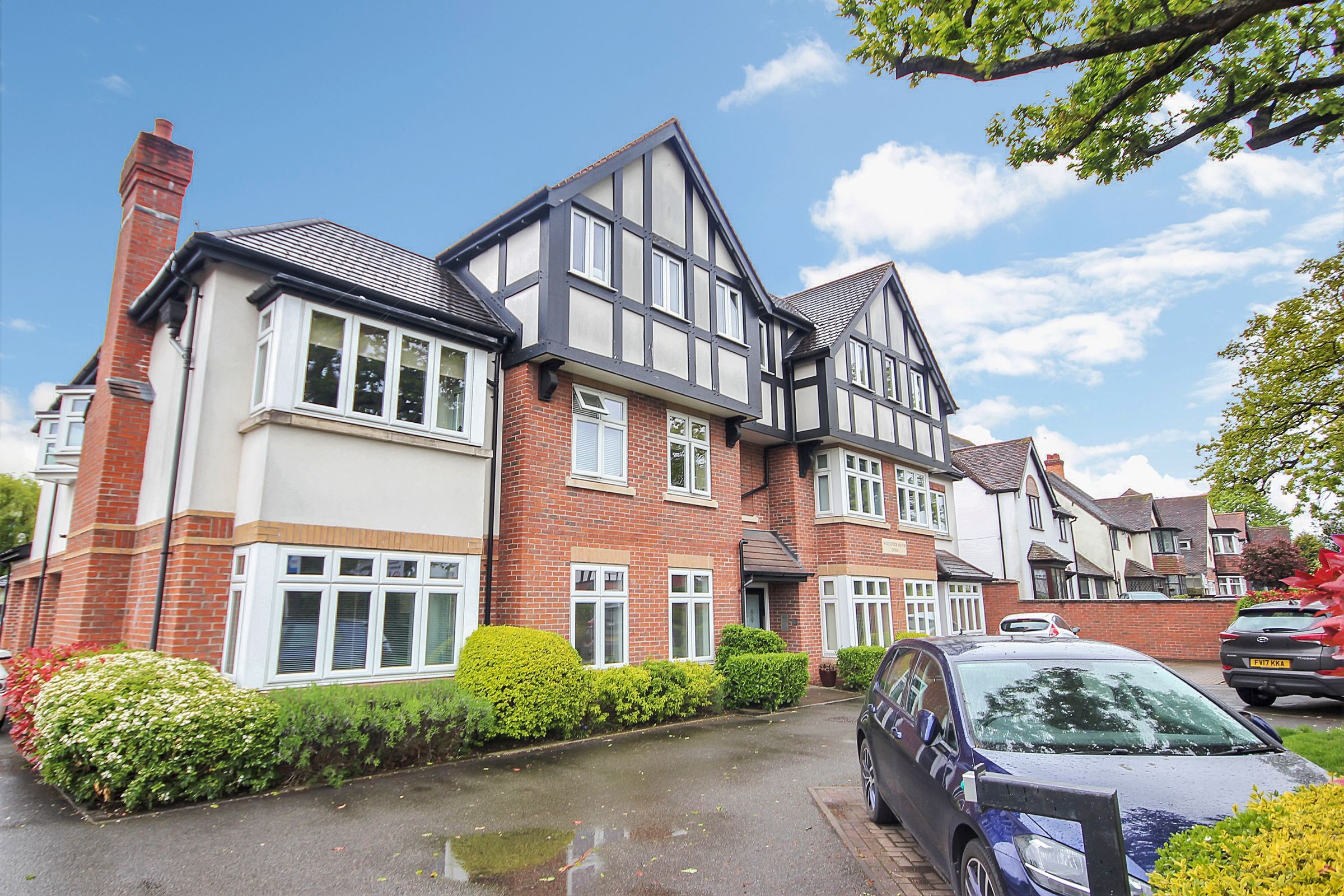 Wircester Manor, 325 Blossomfield Road, Solihull B91  