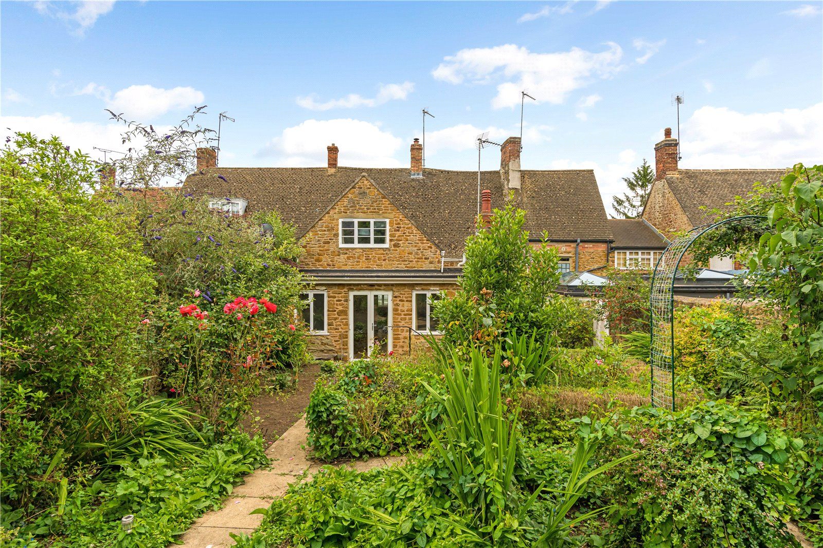 3 bed terraced house for sale in Bloxham, Banbury, Oxfordshire OX15