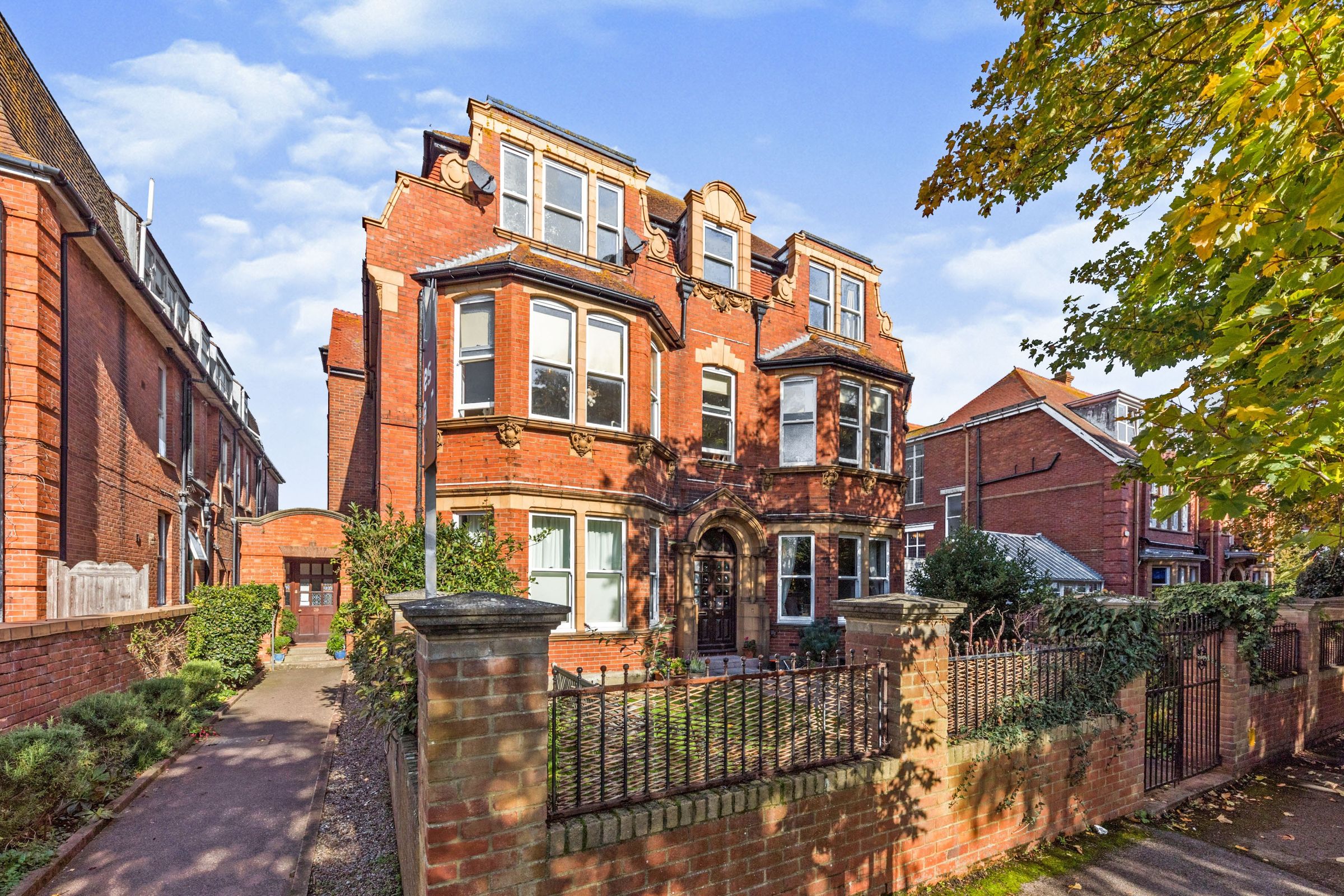 3 bed flat for sale in 29 Grimston Gardens, Folkestone CT20 Zoopla