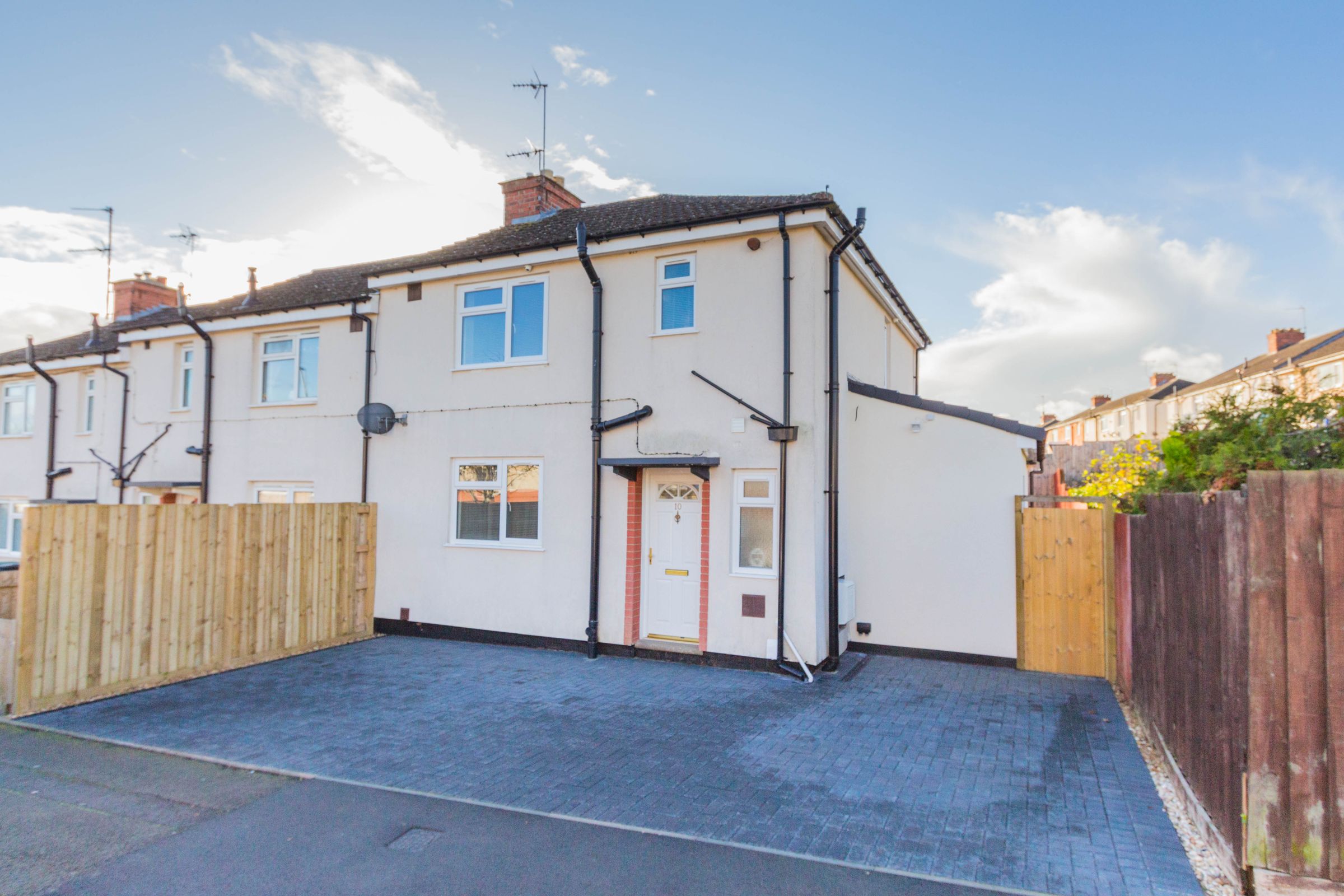 3 bed end terrace house to rent in Hayway, Irthlingborough