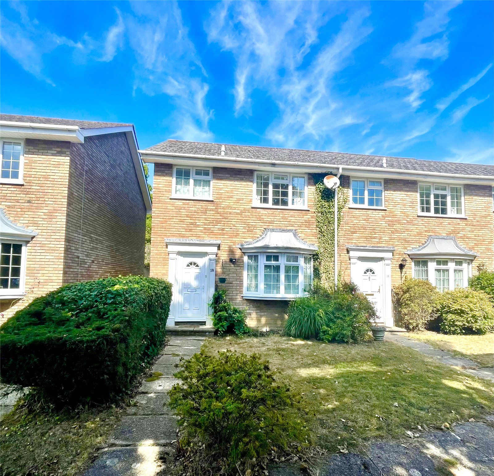3 bed end terrace house for sale in Grafton Gardens, Pennington