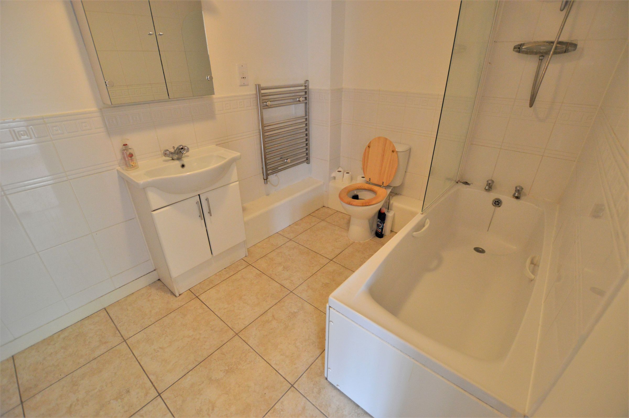 2 bed flat to rent in Chalvey Road East, Slough SL1 Zoopla