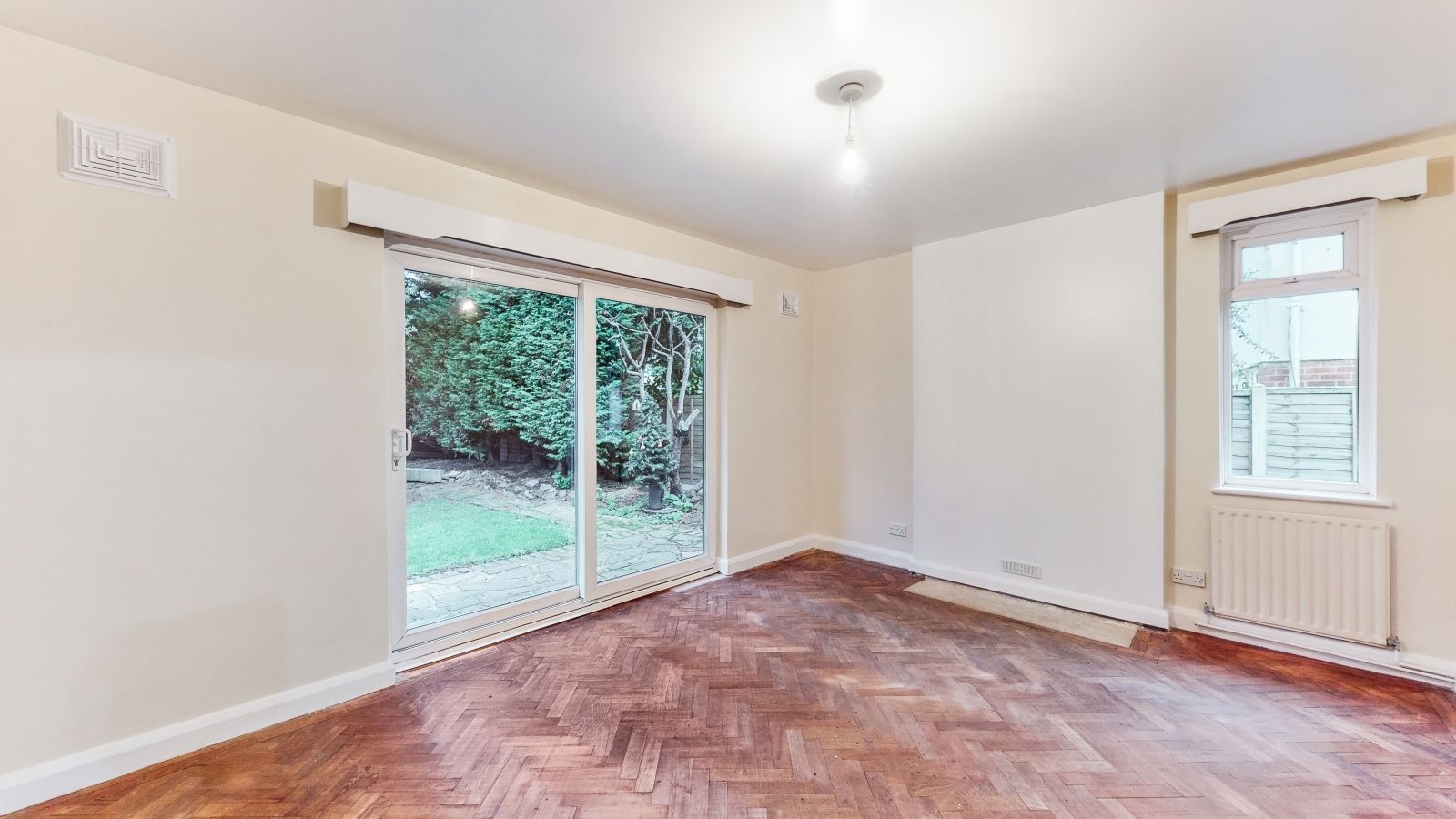 Grove Lane, Uxbridge UB8  