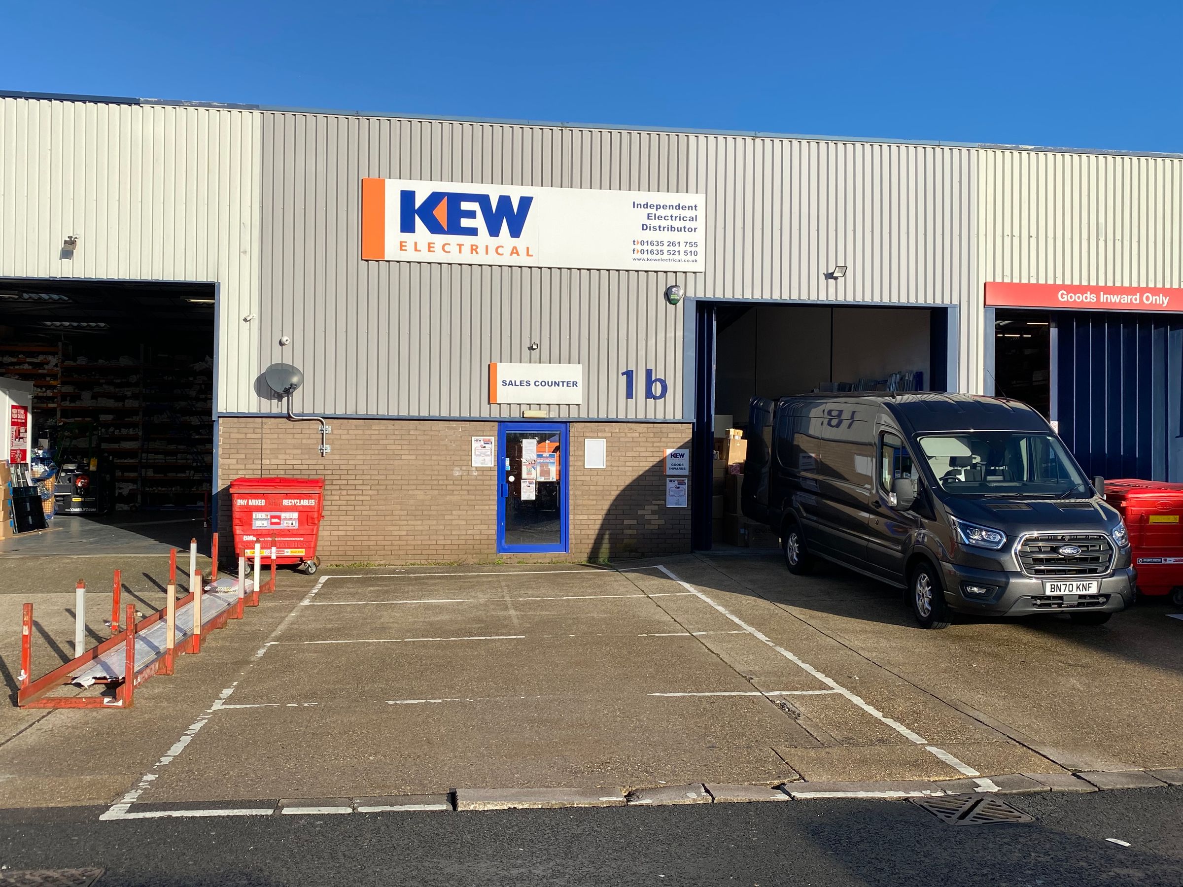 Warehouse to let in The Paddocks Industrial Estate, Hambridge Road RG14