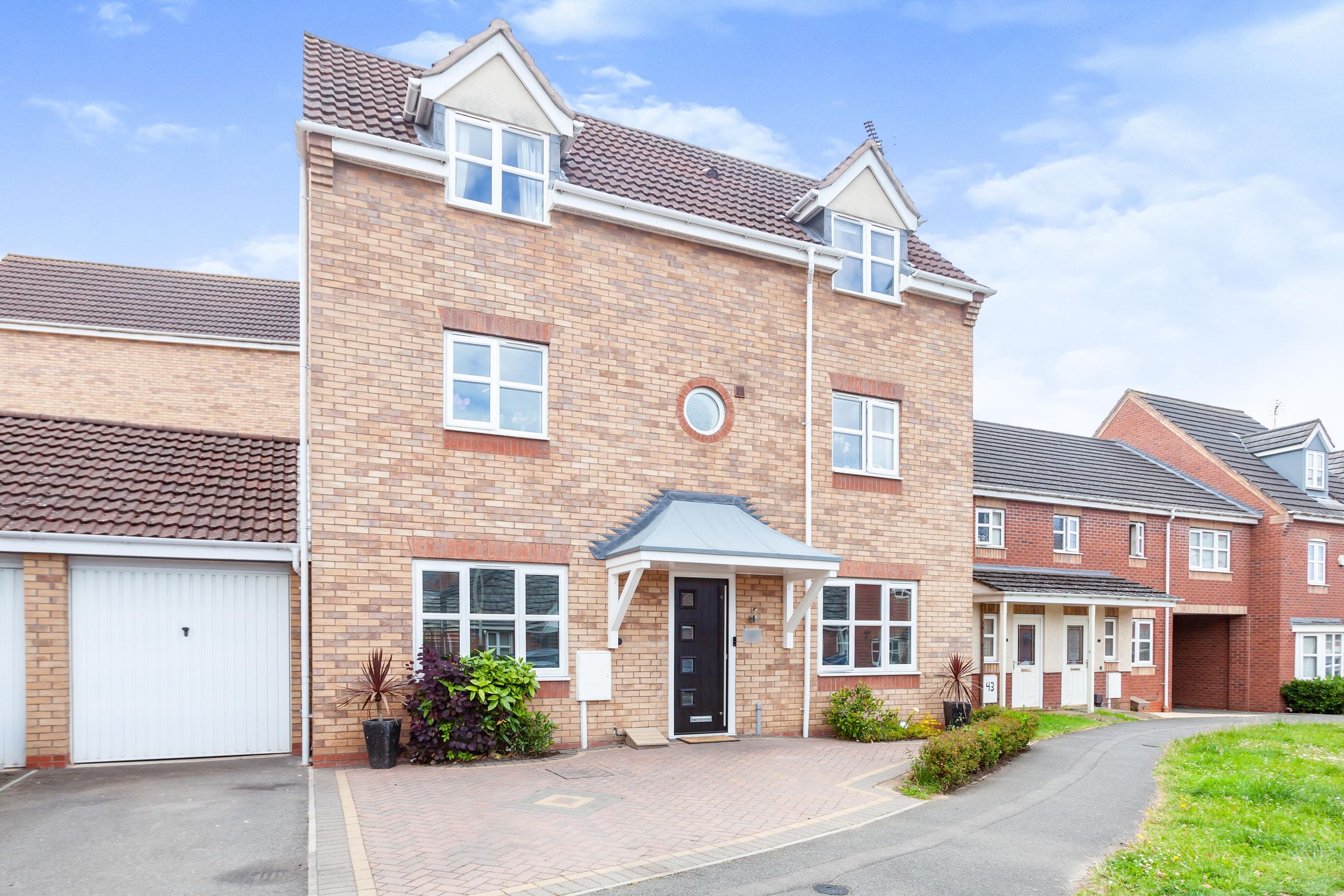 4 bed detached house for sale in Saxthorpe Road, Leicester LE5 Zoopla