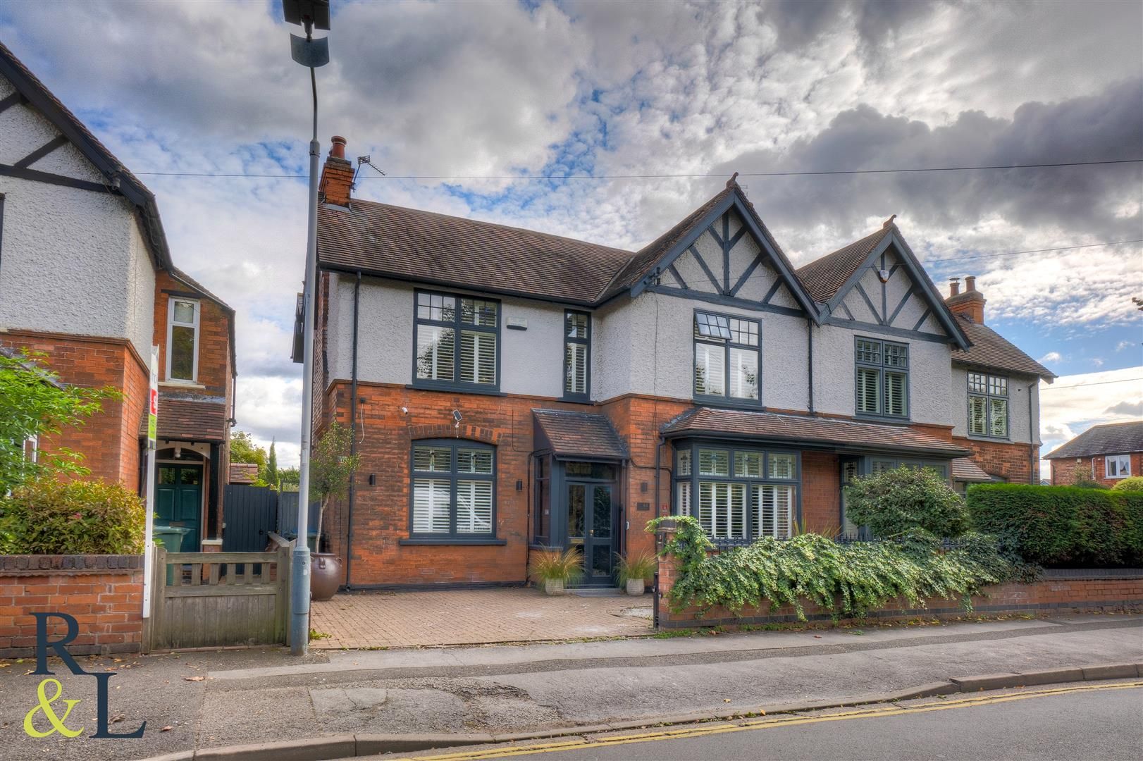 5 bed semidetached house for sale in Albert Road, West Bridgford