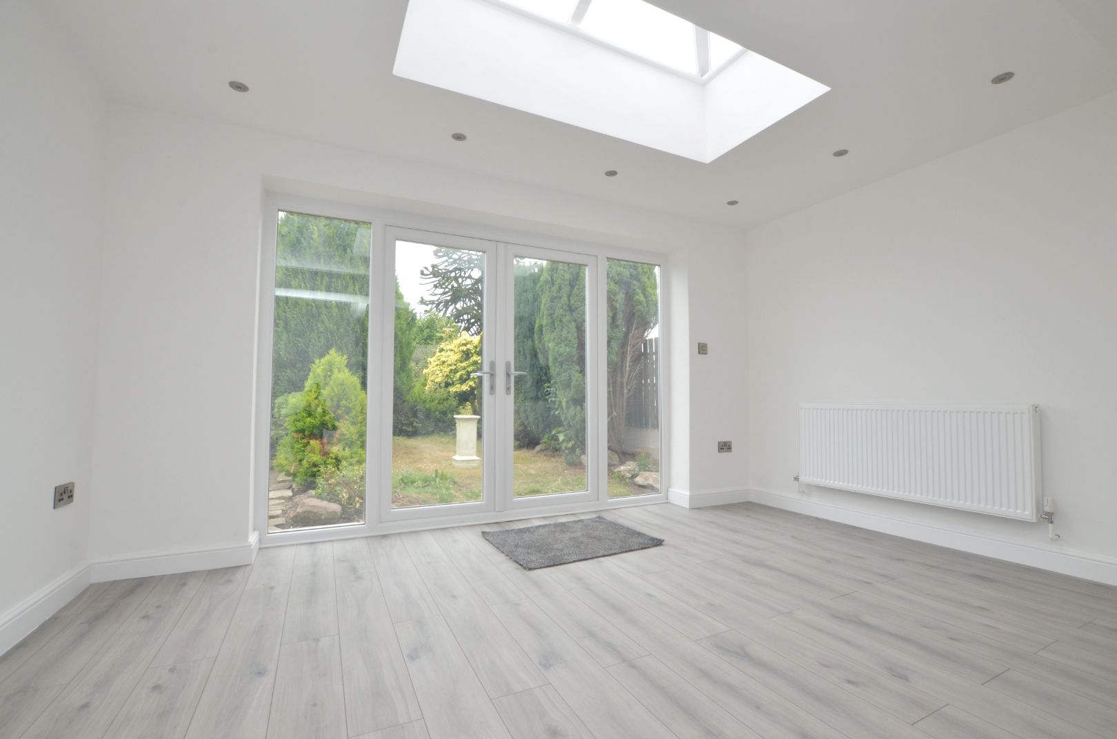 3 bed semidetached house for sale in Worsbrough Road, Birdwell