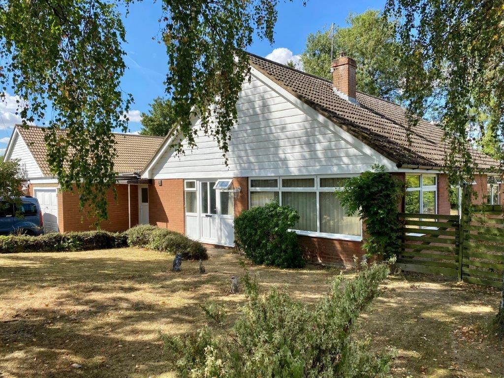 3 bed detached bungalow for sale in Park Farm Lane, Nuthampstead