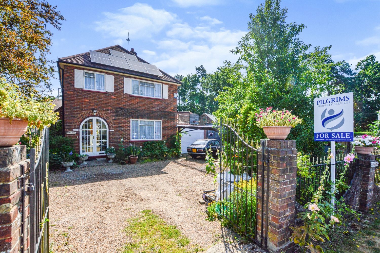 3 bed detached house for sale in Bagshot Road, Knaphill, Woking, Surrey