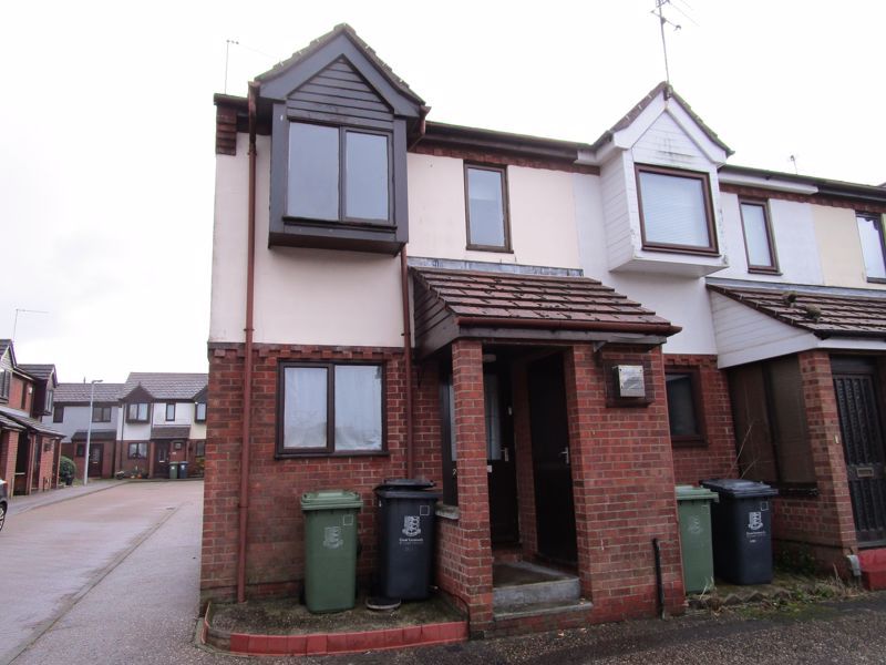 2 bed terraced house to rent in Hingley Close, Gorleston, Great