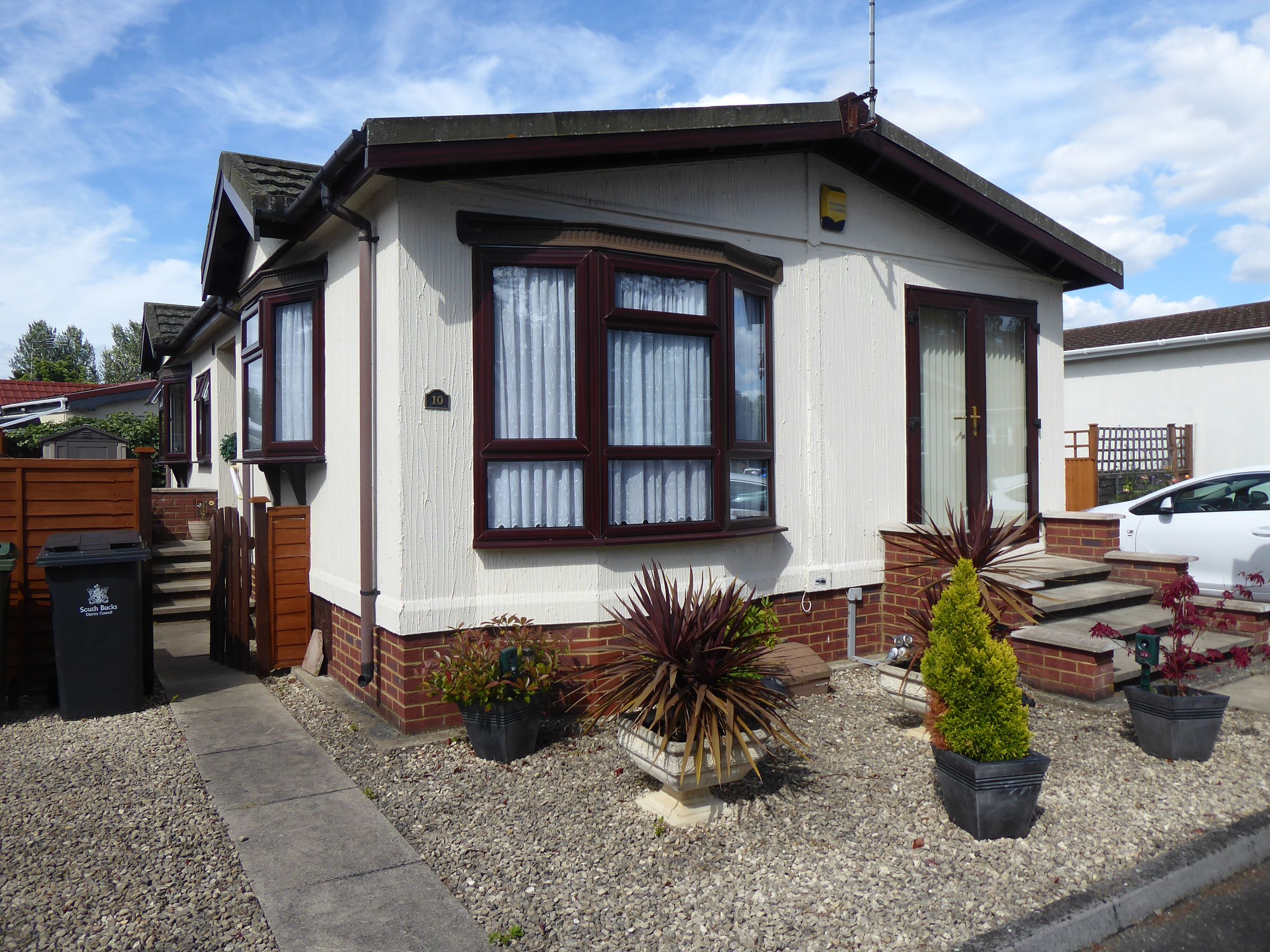 2 bed mobile/park home for sale in Orchards Park, Trenches Lane