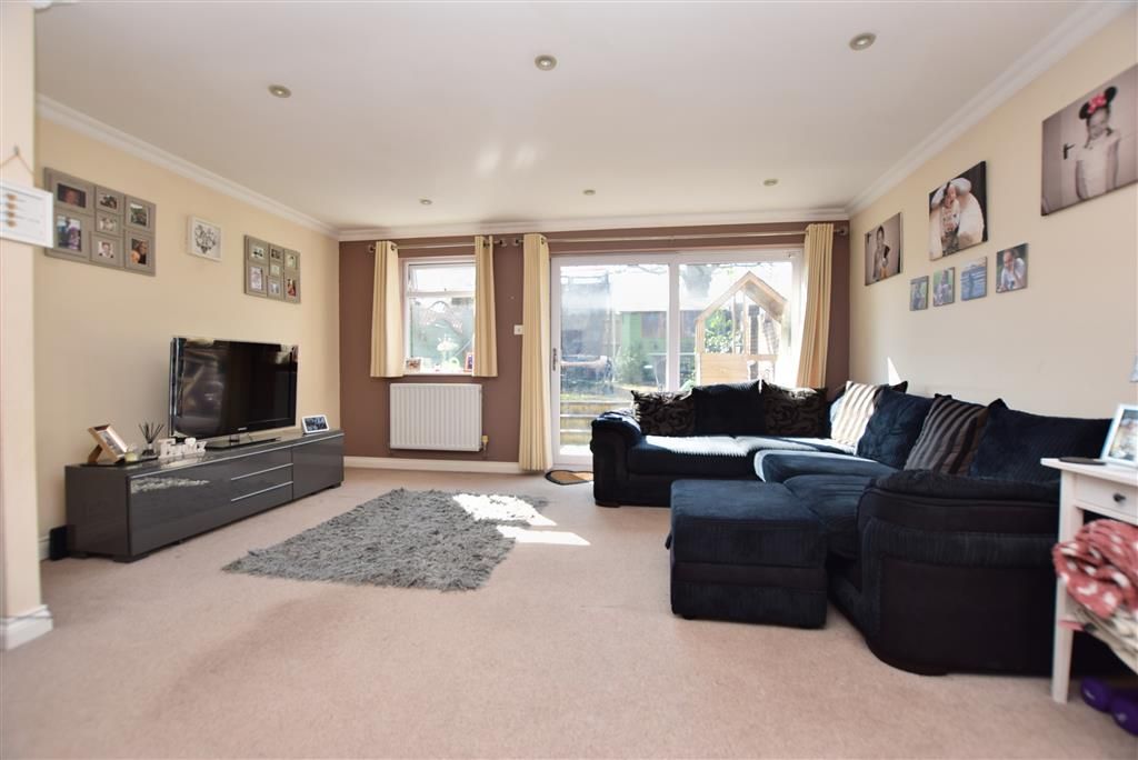 3 bed end terrace house for sale in Spencer Way, Redhill, Surrey RH1
