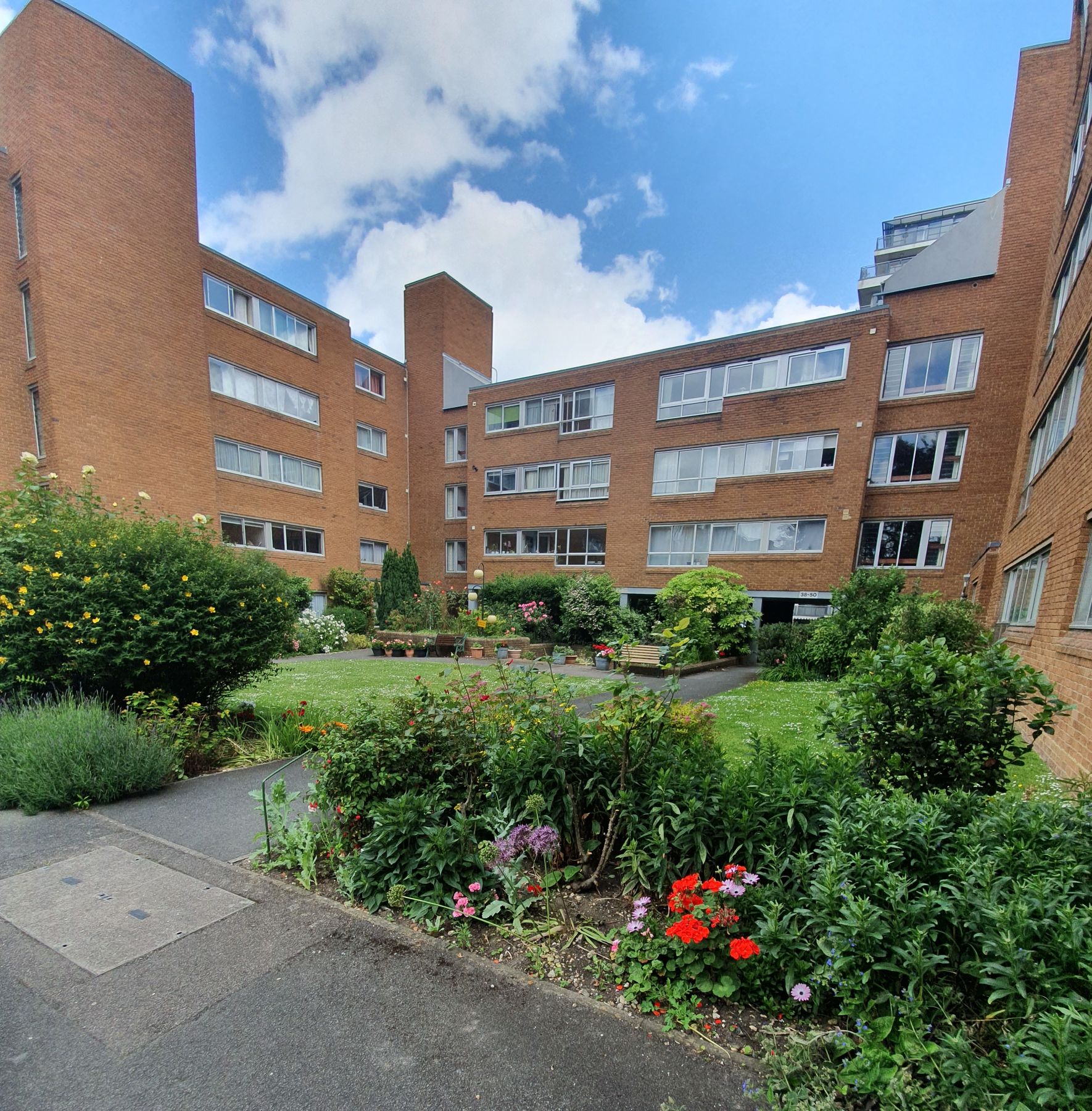 2 bed flat to rent in Grove Road, Sutton SM1 Zoopla