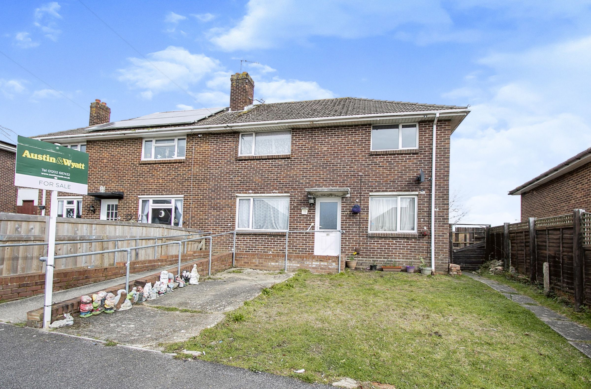 4 bed semidetached house for sale in Kitchener Crescent, Waterloo