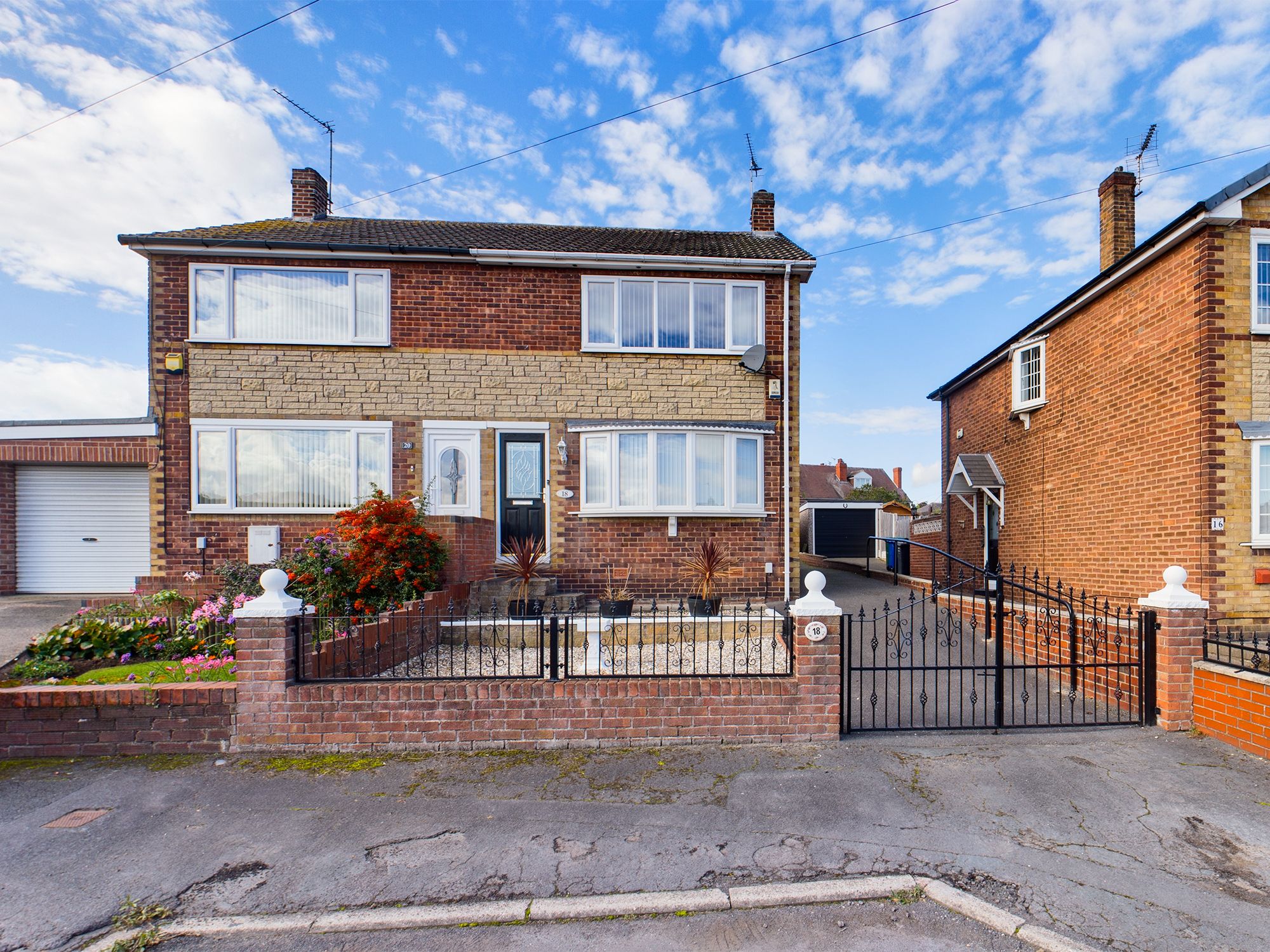 3 bed semidetached house for sale in Kenilworth Close, Scawsby