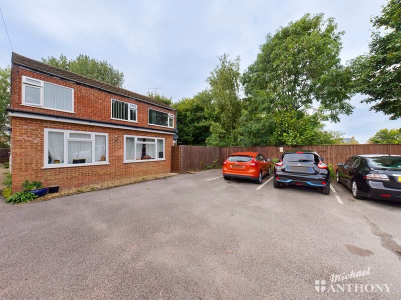 2 bed flat for sale in Northfield Road, Broughton, Aylesbury HP20 Zoopla
