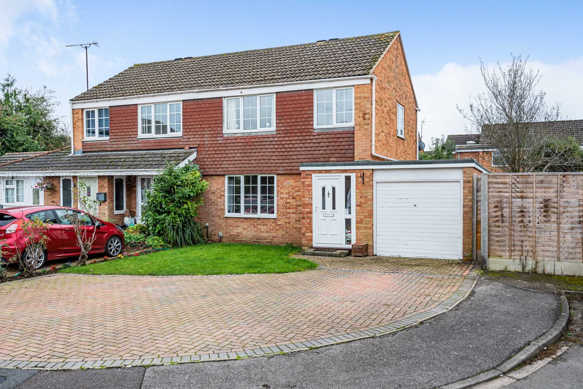3 bed semidetached house for sale in Whaley Road, Wokingham RG40 Zoopla