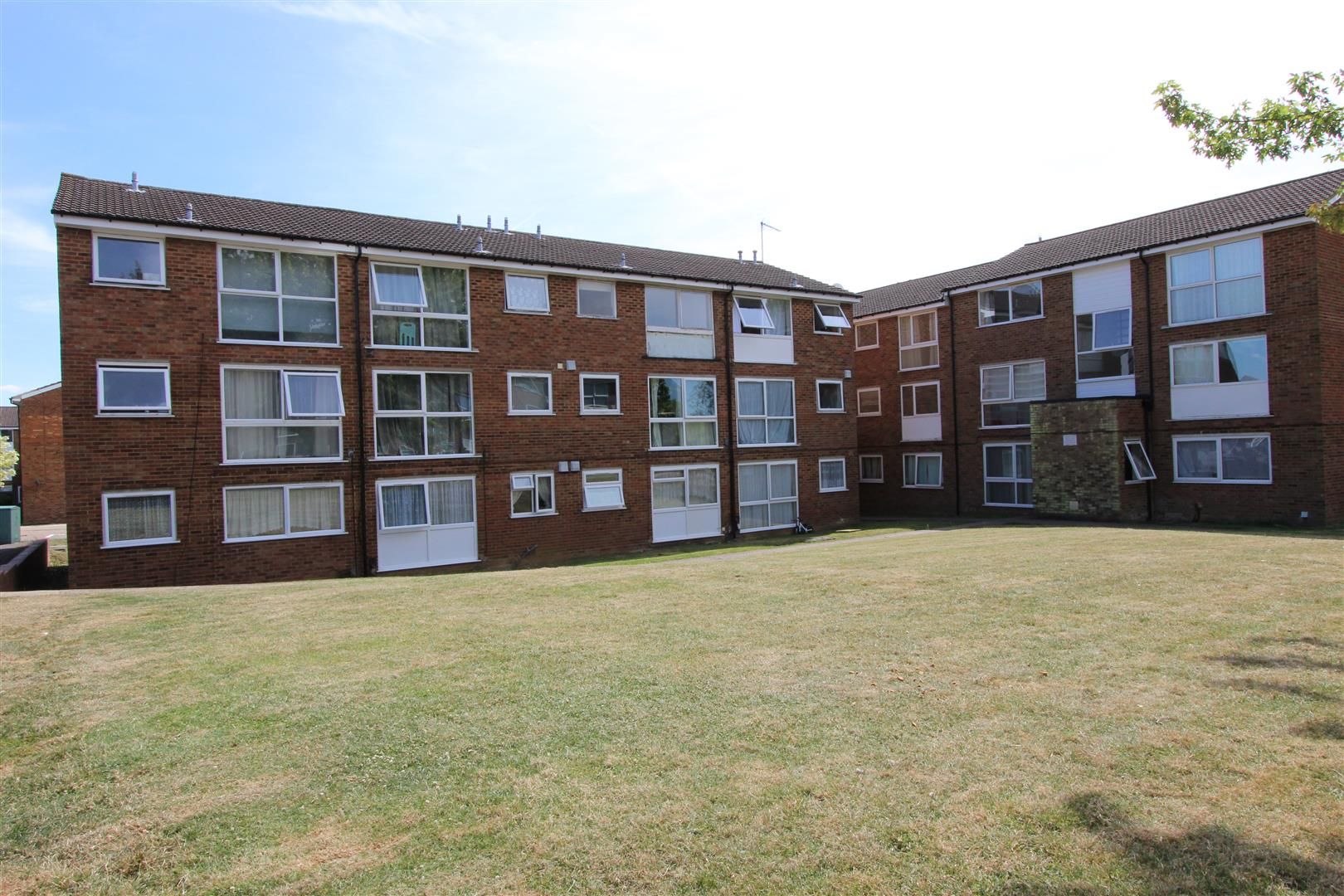 1 bed flat for sale in Burns Drive, Hemel Hempstead HP2 Zoopla