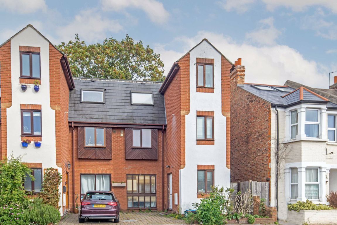 3 bed property for sale in St. Johns Road, Isleworth TW7 Zoopla