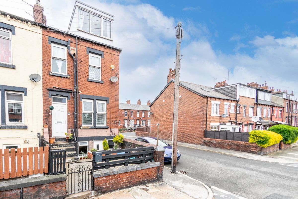 2 bed end terrace house for sale in Longroyd Grove, Hunslet, Leeds LS11
