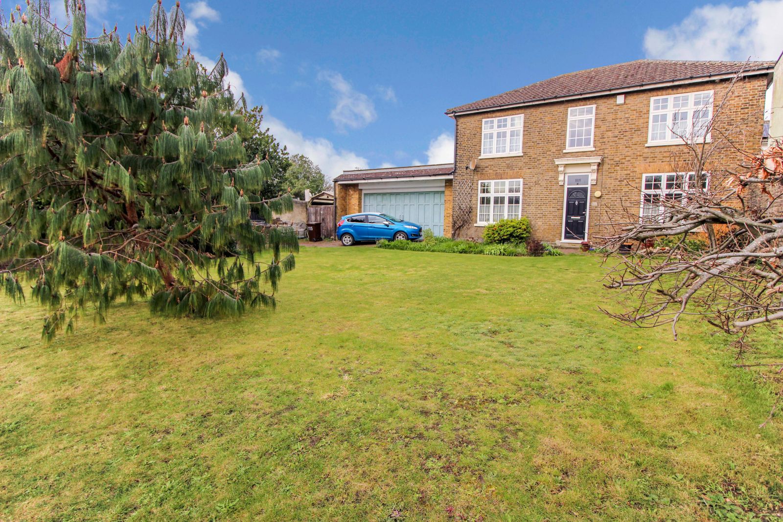 3 bed detached house for sale in Holborough Road, Snodland, Kent ME6