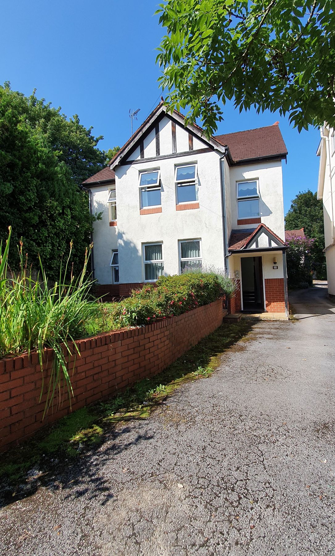 2 bed flat to rent in Coed Pella Road, Colwyn Bay LL29 Zoopla