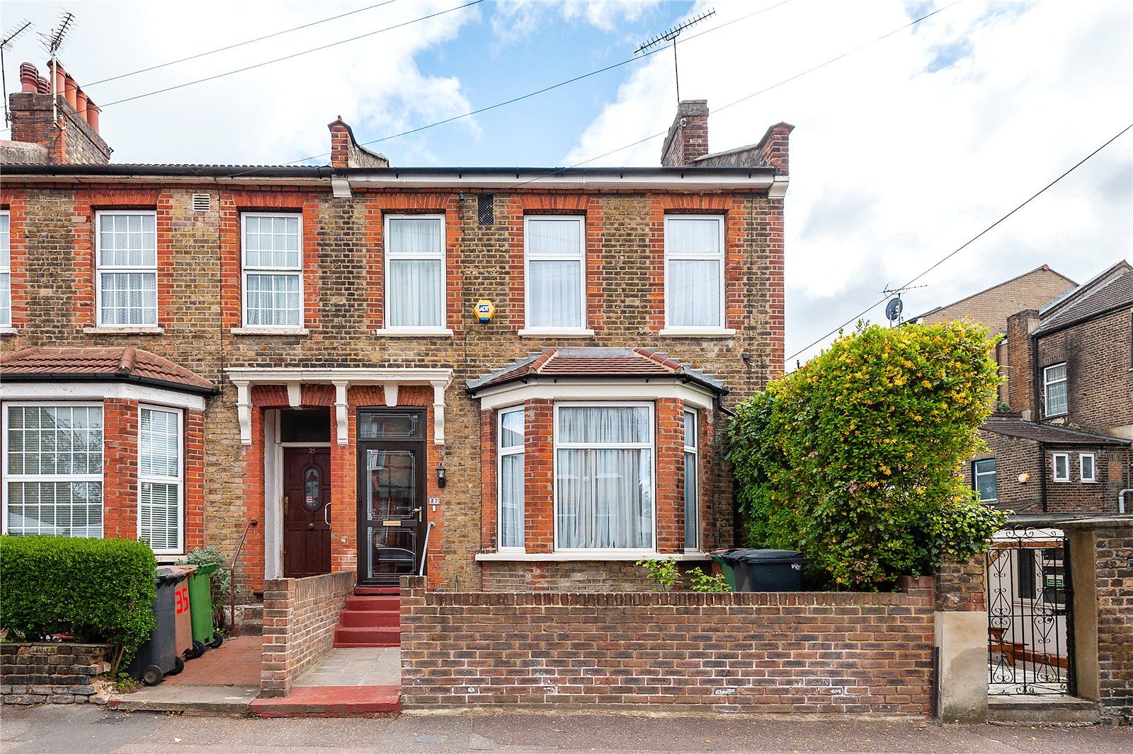 4 bed end terrace house for sale in Merton Road, Walthamstow, London