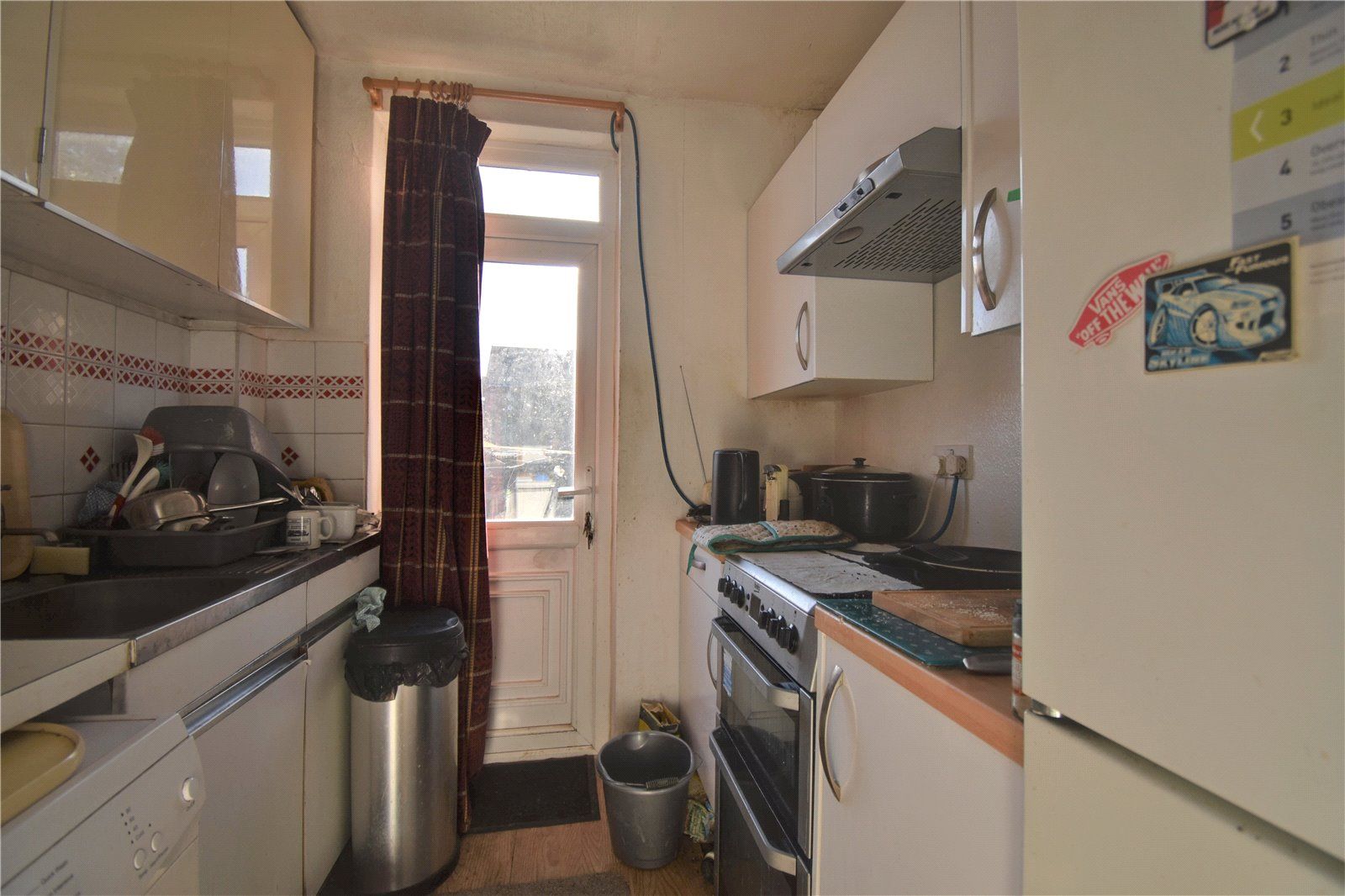 3 bed semidetached house for sale in Bucknalls Lane, Watford