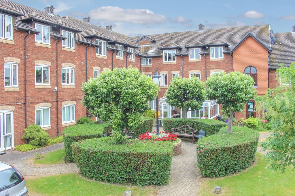 Laburnum Court, Millstream Way, Leighton Buzzard LU7  